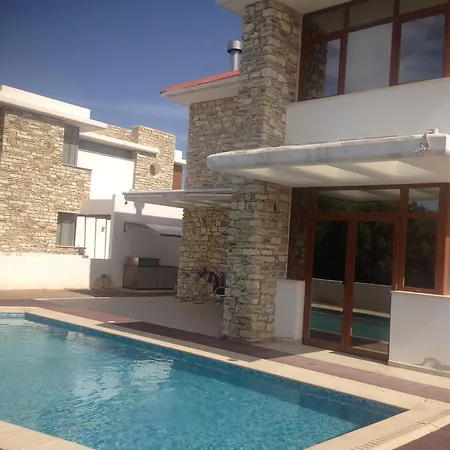 вилла надежда Villa Larnaca